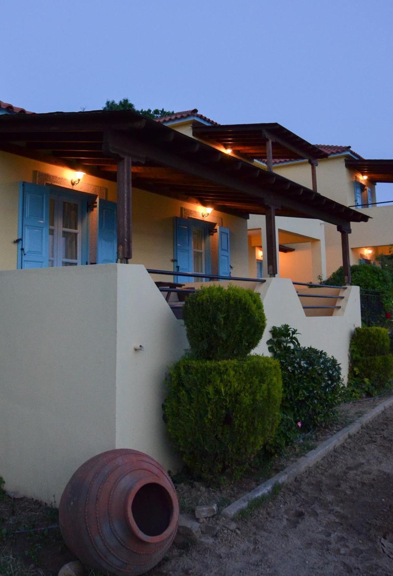 Hotel Dina - Ξενοδοχείο Ντινα Plati  Extérieur photo