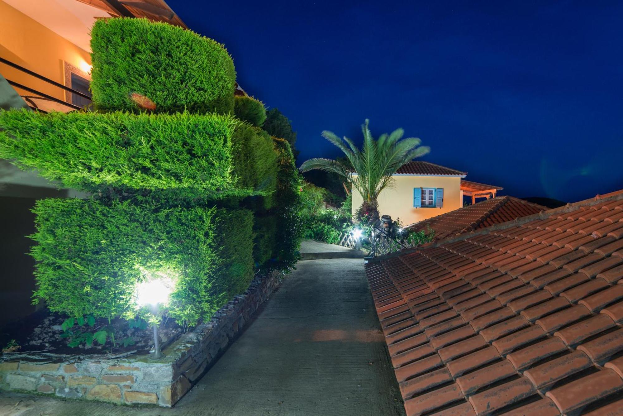 Hotel Dina - Ξενοδοχείο Ντινα Plati  Extérieur photo