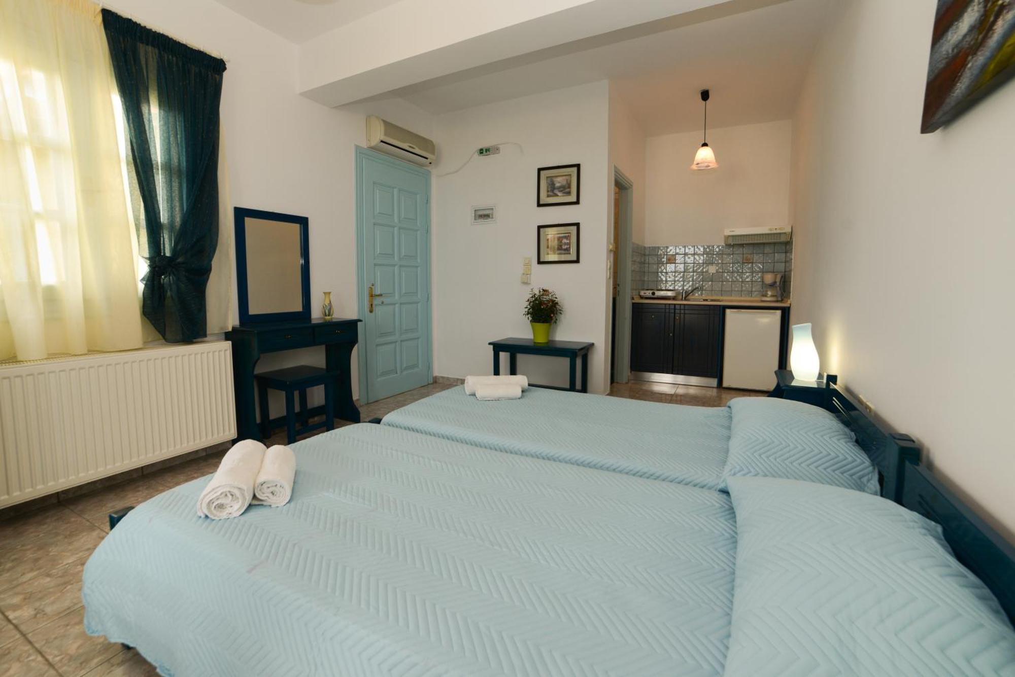 Hotel Dina - Ξενοδοχείο Ντινα Plati  Extérieur photo